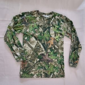 Men's hunting long sleeve t-shirt and cargo shorts in size small by Red Head.